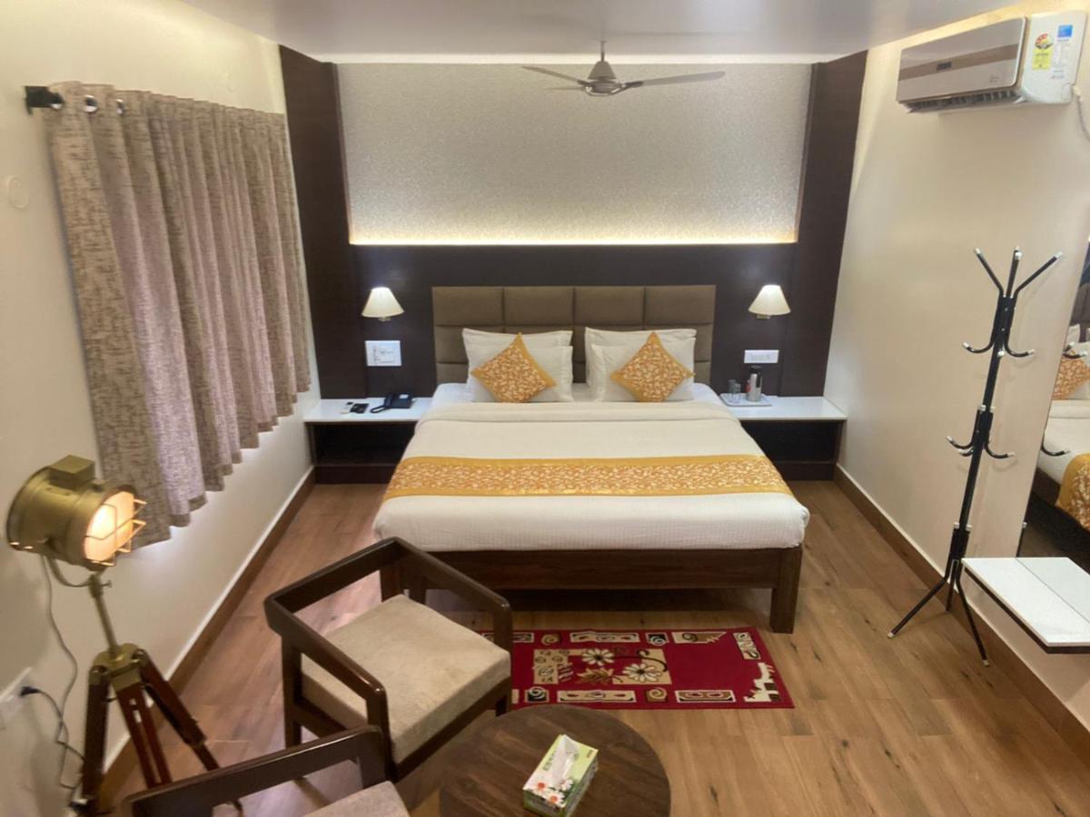 Le Shiv Executive Suite Theni Exterior foto
