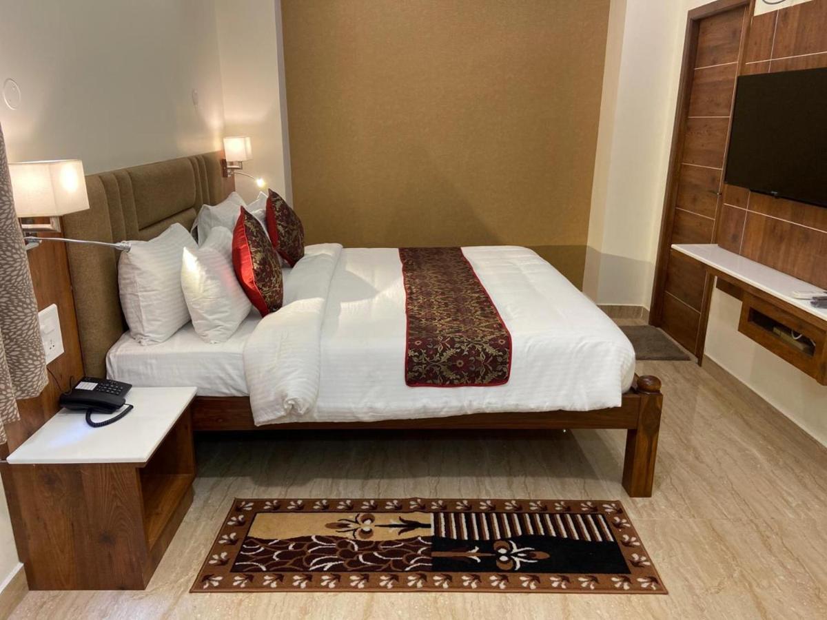 Le Shiv Executive Suite Theni Exterior foto