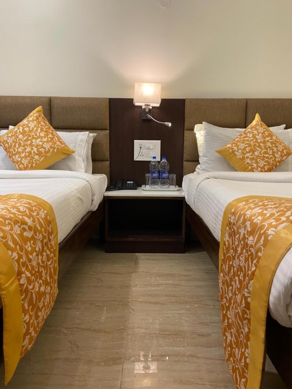 Le Shiv Executive Suite Theni Exterior foto